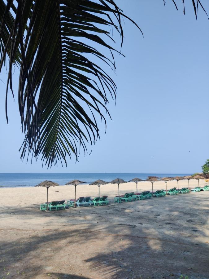 Silent Beach Resort Mandrem Exterior foto