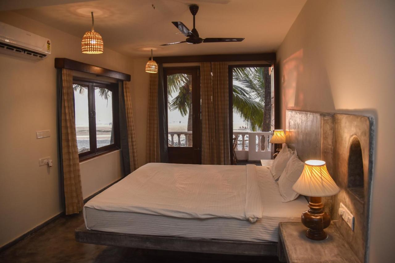 Silent Beach Resort Mandrem Exterior foto