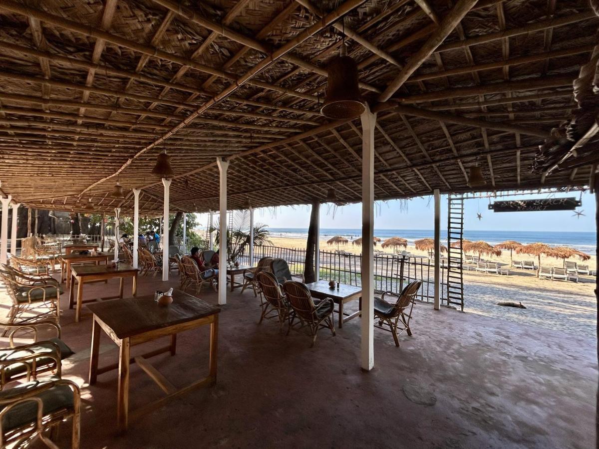 Silent Beach Resort Mandrem Exterior foto