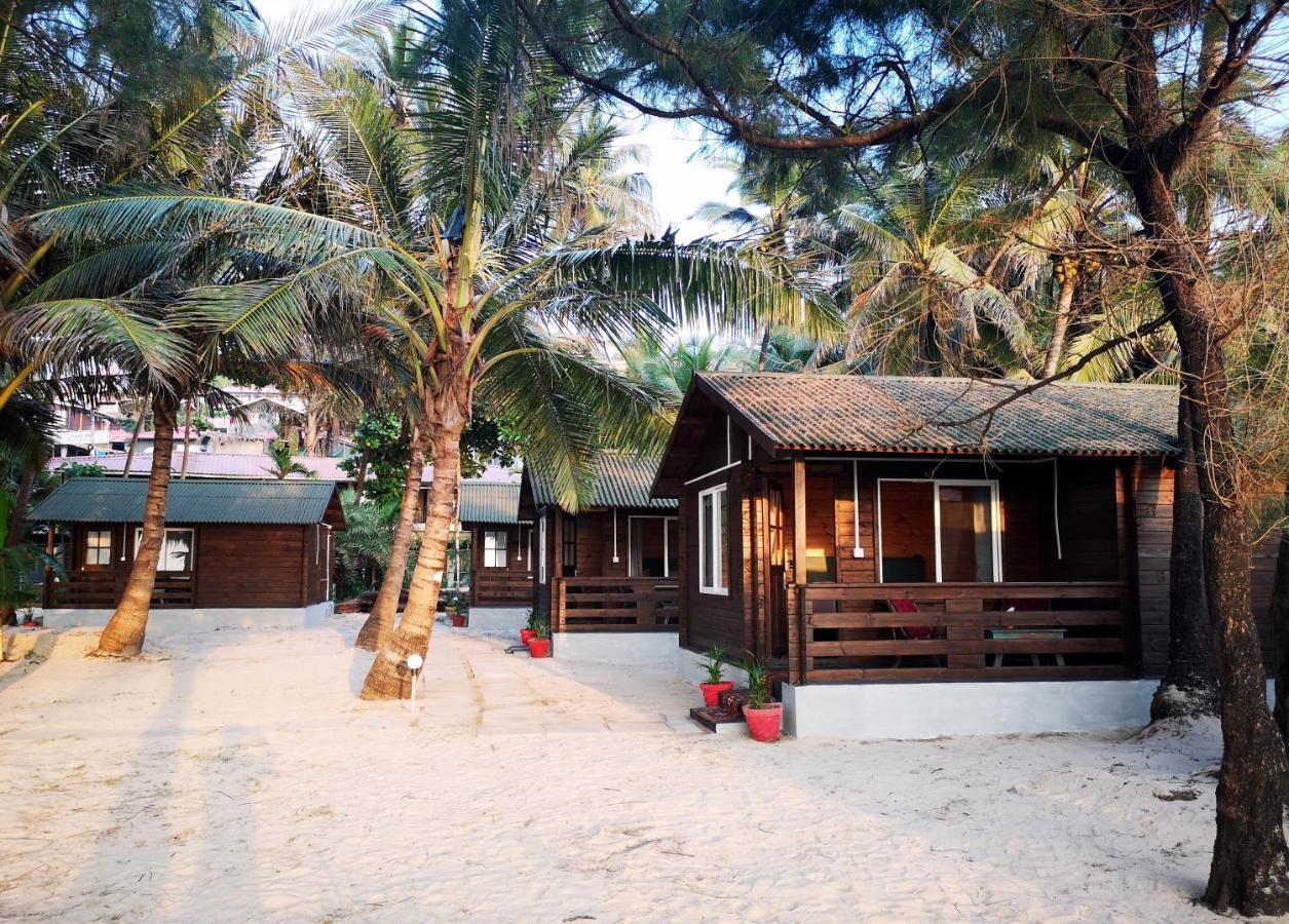 Silent Beach Resort Mandrem Exterior foto