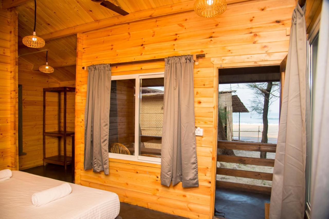 Silent Beach Resort Mandrem Exterior foto
