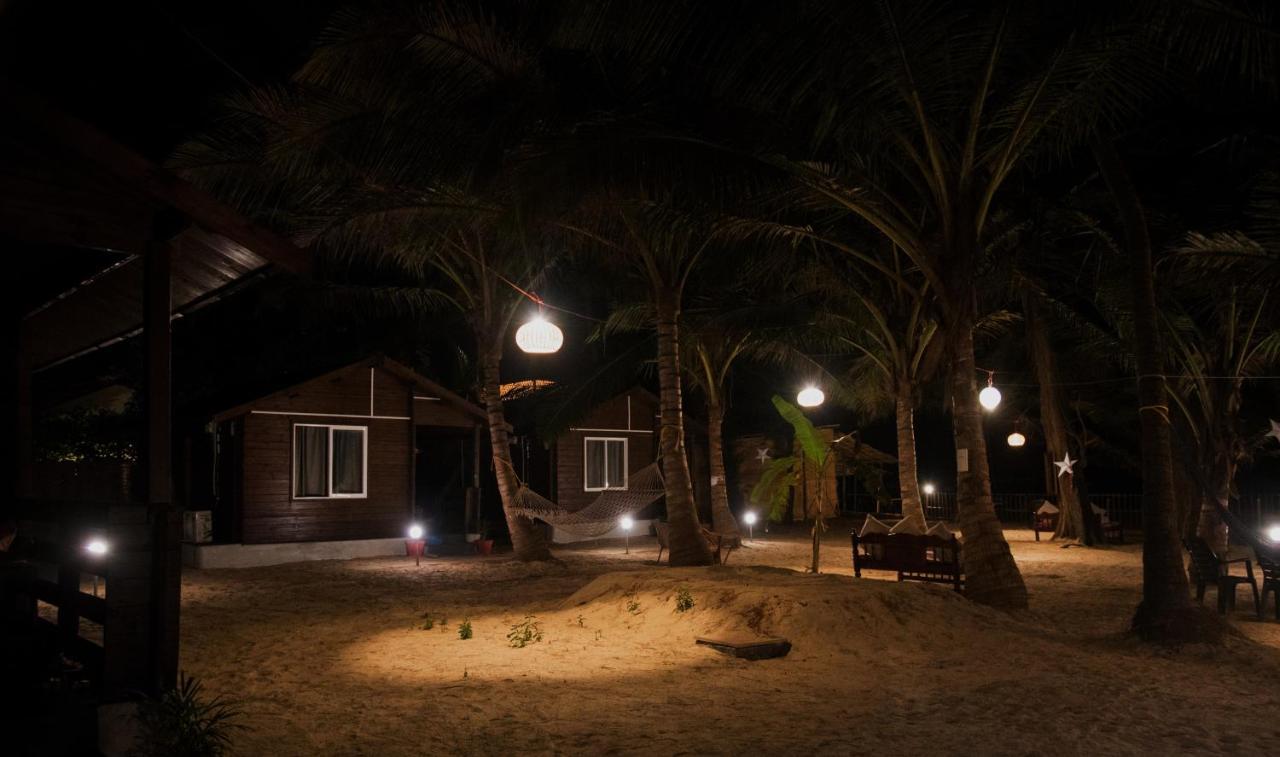 Silent Beach Resort Mandrem Exterior foto
